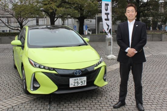 新型プリウスPHVと、製品企画を担当したトヨタ自動車Mid-size Vehicle Company MS製品企画の金子將一主査