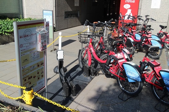 港区役所に設置されている電動アシスト自転車のポート(駐輪場)