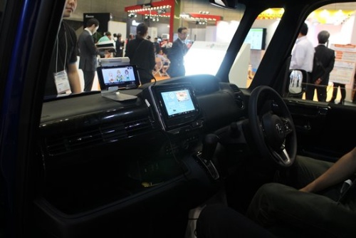 Nextremerとホンダによるドライバーとの対話システムの展示