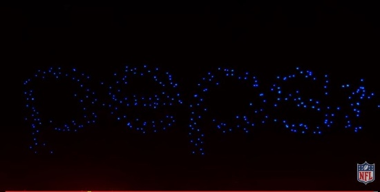 レディー・ガガのハーフタイムショーで、300機のドローンが夜空に描いたペプシのロゴ