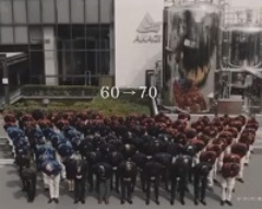 「ガリガリ君に謝らせるわけにはいかない」、社員総出の値上げお詫びCMに25年前の反省