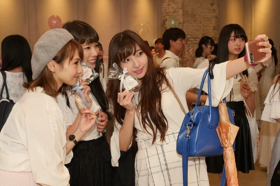 トリンプ・インターナショナル・ジャパンのブランド「アモスタイル バイ トリンプ」とコラボしたイベントにはインフルエンサー約150人、読者約150人が参加した