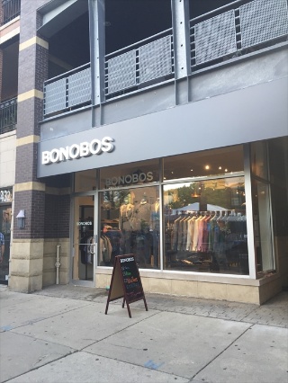機能特化した店舗を展開する米メンズ・アパレル・ブランド「BONOBOS（ボノボス）」
