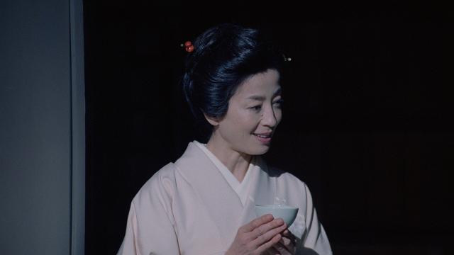 伊右衛門cm 本木 宮沢の夫妻像の浸透が成功を下支え 日経クロストレンド