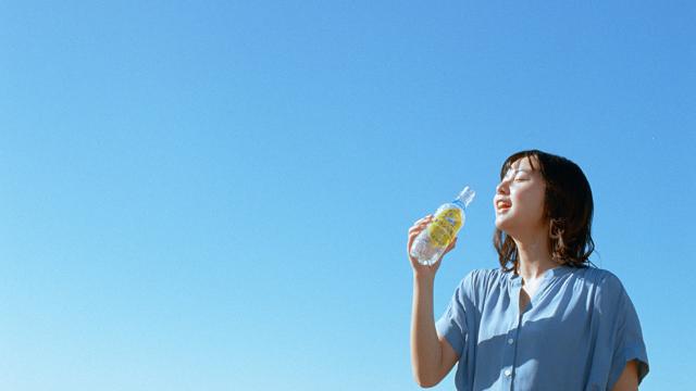 キリンレモンのcm クリエイターが意識する 誠実な二枚舌 日経クロストレンド