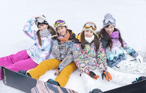 楽天トラベル初のブランドCMにはももいろクローバーZが登場