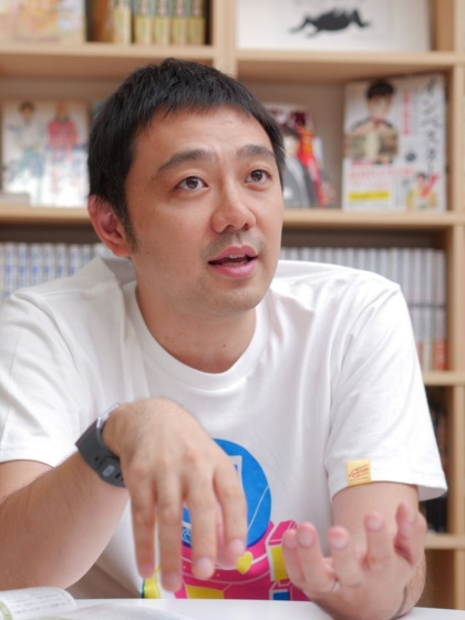 佐渡島庸平(さどしま・ようへい):1979年生まれ。講談社週刊モーニング編集部で、『ドラゴン桜』『働きマン』などの編集を担当。12年同社を退社後、クリエイターのエージェント会社コルクを創業。作品編集、ファンコミュニティ形成などを行う