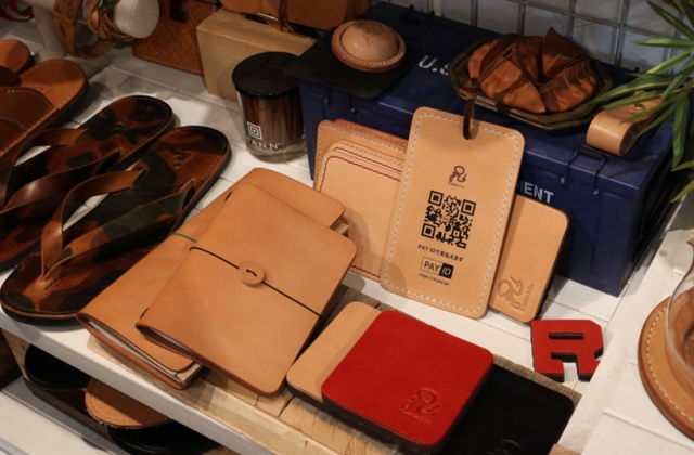 「PAY ID」を導入する革商品専門店の「アールアトリエ ドゥトラバイユ 中目黒」