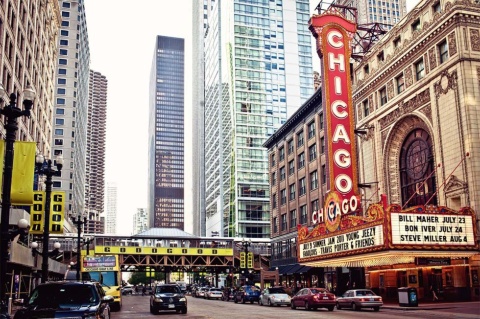 エンターテインメントが楽しめるシカゴの繁華街（写真提供／Shutterstock）