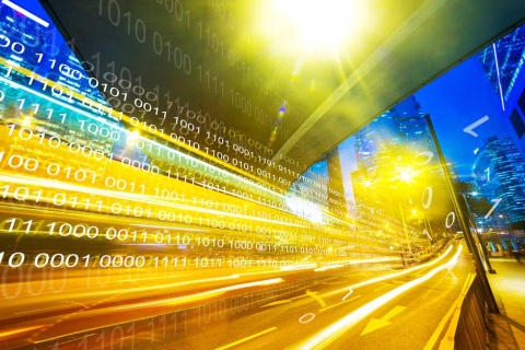 MaaSによって“解放”される膨大な移動ビッグデータは手付かずのまま。ここにチャンスを見いだせるか、国家戦略も問われる(写真/Shutterstock)