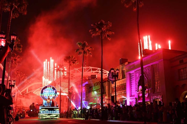 1日で500円値下がり Usjが始めた 価格変動制 の裏側 日経クロストレンド 1日で500円値下がり Usjが始めた 価格変動制 の裏側 日経クロストレンド