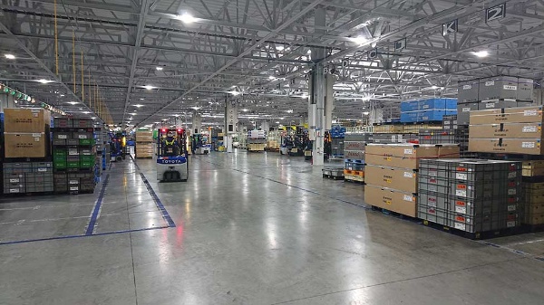 トヨタの部品輸送カイゼン 物流会社にもたらしたメリットとは 日経クロストレンド トヨタの部品輸送カイゼン 物流会社にもたらしたメリットとは 日経クロストレンド