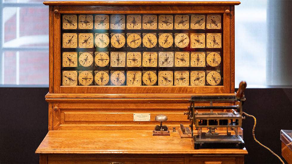 100年前日本のDXを進めた若手社員の奔走 食器と計算機の奇妙な接点