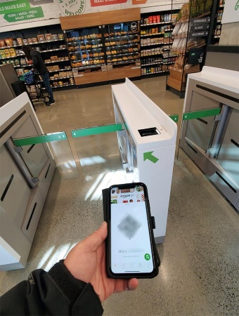 登場! 生鮮版Amazon Go(上)本気の価格とPB戦略(画像)