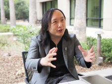 「フェイク広告」を台湾で一掃できた理由 初代デジタル発展相が明かす