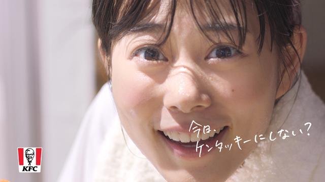 高畑充希の食べっぷりで 普段も行きたいを想起させた日本kfc 日経クロストレンド