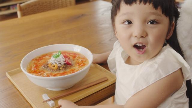 日清ラ王 Cmの子役に胸キュン続出 強すぎるキャラ問題も克服 日経クロストレンド