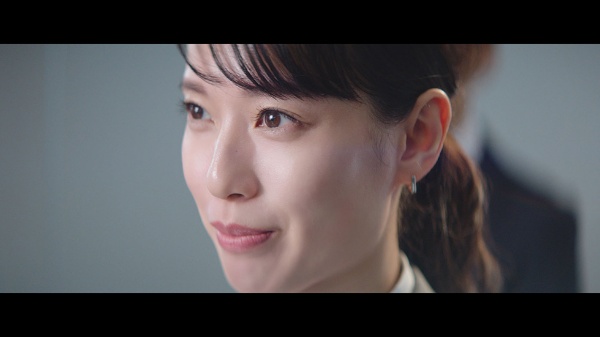 戸田恵梨香の姿に憧れて 佐川急便がcmに込めた女性社員の活躍 日経クロストレンド 戸田恵梨香の姿に憧れて 佐川急便がcmに込めた女性社員の活躍 日経クロストレンド