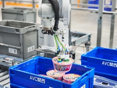 ビックカメラもアマゾンも導入 棚を運ぶロボットが倉庫を救う 日経クロストレンド ビックカメラもアマゾンも導入 棚を運ぶロボットが倉庫を救う 日経クロストレンド
