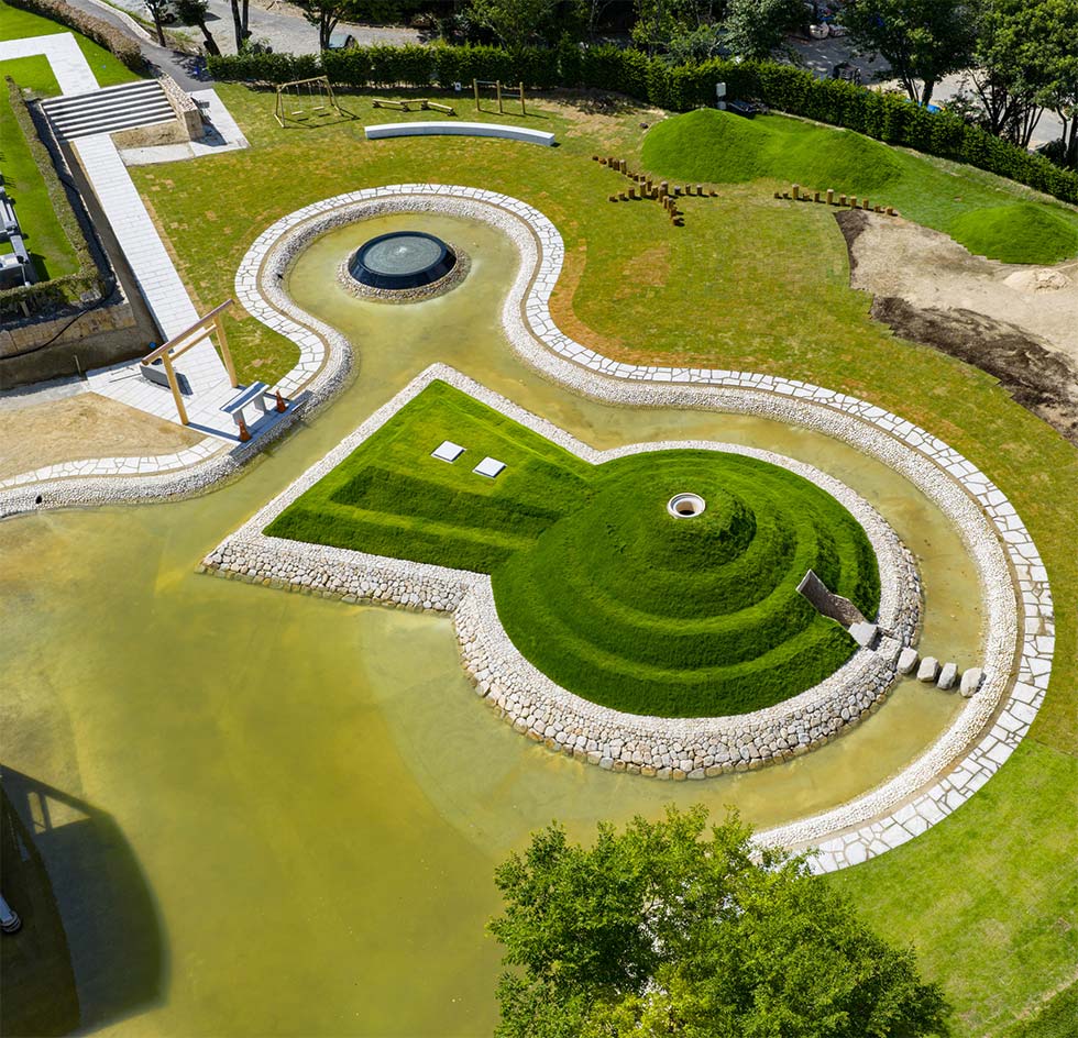 今人気のお墓は古墳？ 前方後円墳型の墓が即完売、購入者で同窓会も