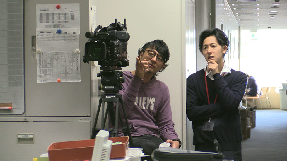 テレビ局に密着した さよならテレビ 密室の音はどう録った 日経クロストレンド