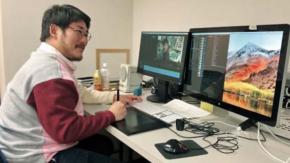 撮影された映像の仕上げ作業は、編集マンの宮田耕嗣氏が担う