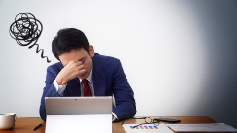 ああ、本社から人がやって来るんだ。また地獄が…… ※画像はイメージ(画像提供:metamorworks/Shutterstock.com)
