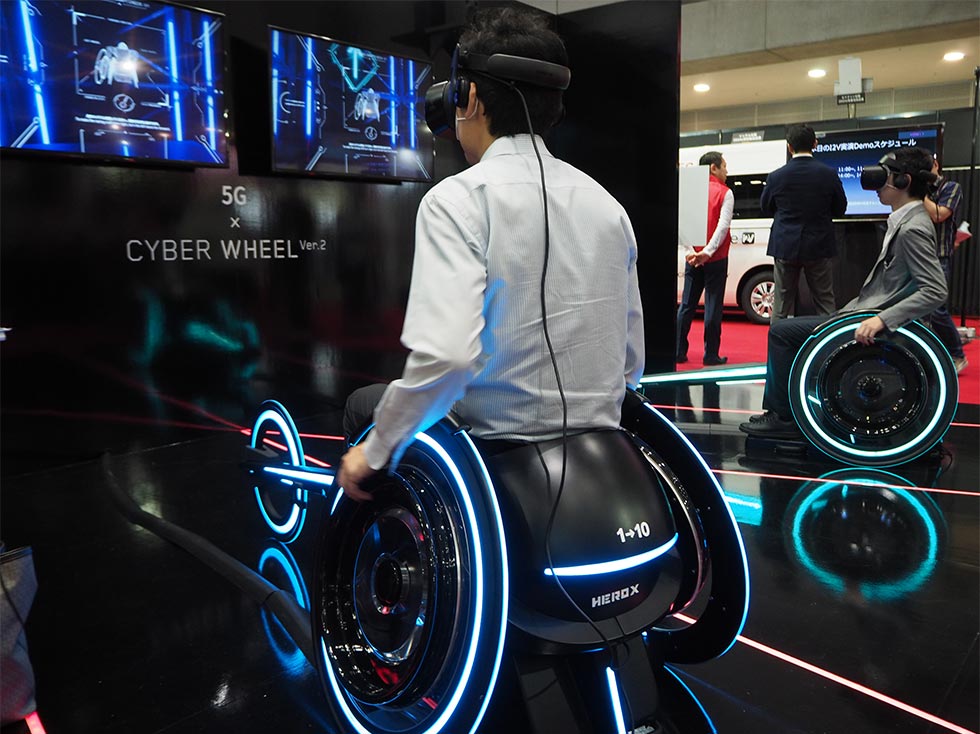 見えてきた5G時代の新ビジネス ドコモとKDDIが示す近未来：日経クロス