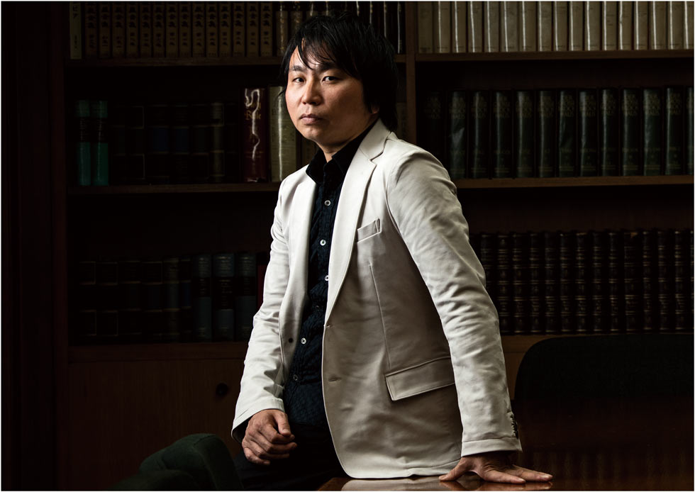 ヤフーと組んだ芥川賞作家、上田岳弘が挑む「未来の文学」：日経クロス