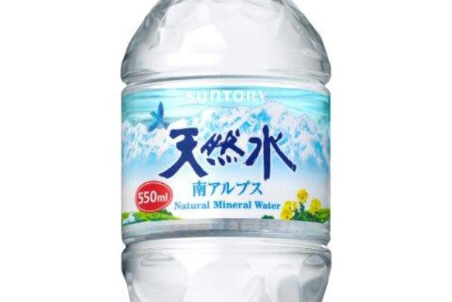 サントリー天然水 成長の原点は 首掛けpop事件 の大失敗 日経クロストレンド