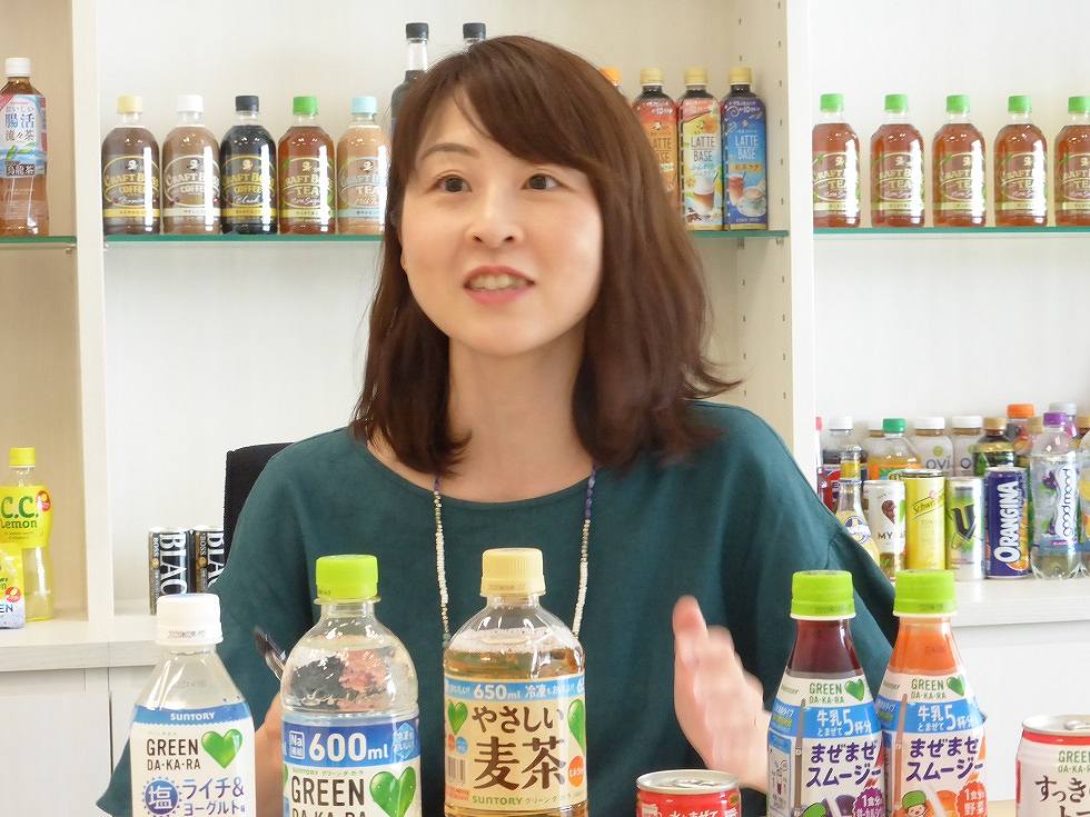 型破り”商品開発の裏側 サントリー「やさしい麦茶」「特茶 型破り”商品開発の裏側 サントリー「やさしい麦茶」「特茶