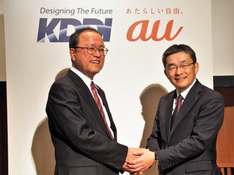 KDDIは2018年に、田中孝司氏（左）から高橋誠氏（右）に社長が交代。高橋氏の新体制による新しい戦略を進めている最中だ