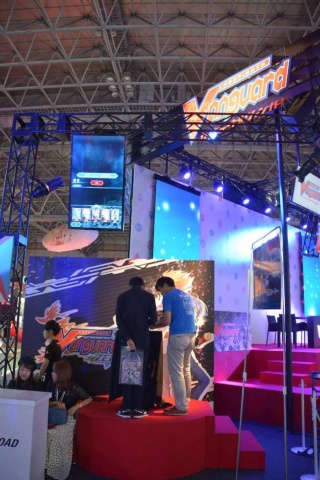 ビジネスデイにはリリース前のスマホゲーム『ヴァンガードZERO』の試遊機も設置されていた