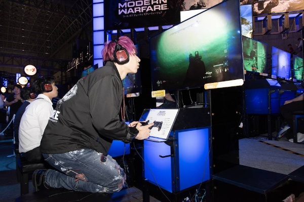 金爆 歌広場さん モヤモヤが吹っ切れてゲーム愛が深まる Tgs19 日経クロストレンド 金爆 歌広場さん モヤモヤが吹っ切れてゲーム愛が深まる Tgs19 日経クロストレンド
