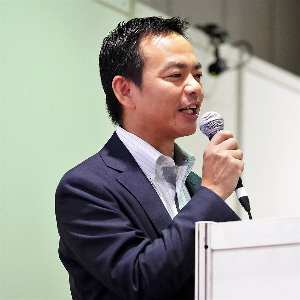 KINTO副社長の本條聡氏。住友商事の経営企画などを経て、2019年4月より現職。中長期視点での事業開発やパートナー戦略を推進中