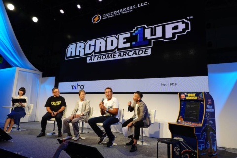 「ARCADE1UPステージ 今こそレトロゲーム」と題したトークイベントが開催された
