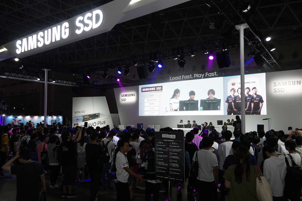 一般公開日のSamsung SSDブースは「Samsung SSD×DETONATORブース」としてDeToNatorがジャック