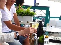 ネオ海の家が挑む0秒キャッシュレス お得で動かぬ今どき消費者