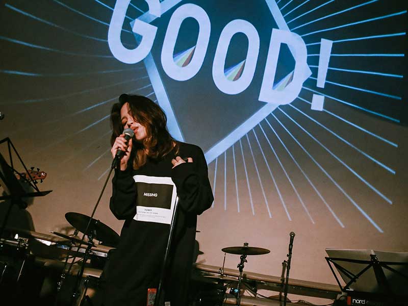 リアルのライブがまるでSHOWROOMに　5Gで作る次世代音楽エンタメ