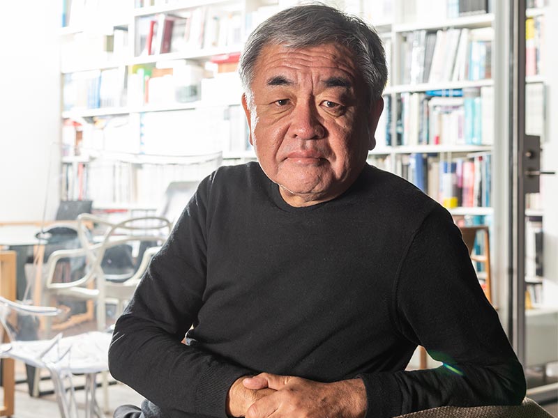 国立競技場の設計者、隈研吾氏が語る住民視点と「負ける建築」