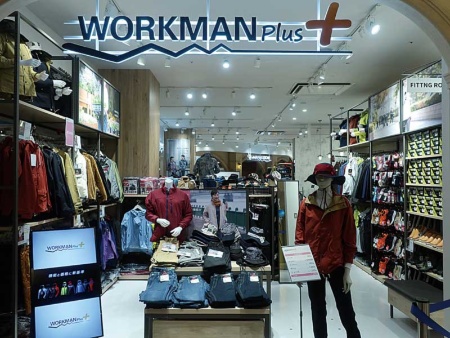新業態の「ワークマンプラス」。職人向け作業服メーカーというイメージを覆す店づくりで、全国各地に大行列をもたらした