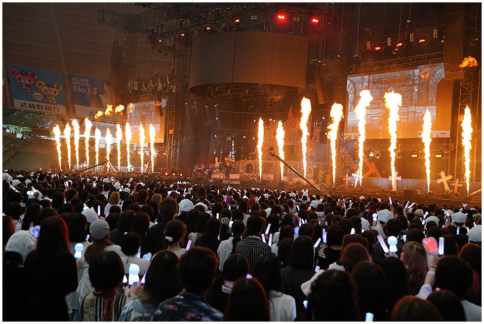 Photos by加藤千絵［CAPS］/小松陽祐［ODD JOB］/新澤和久/堀卓朗［ELENORE］