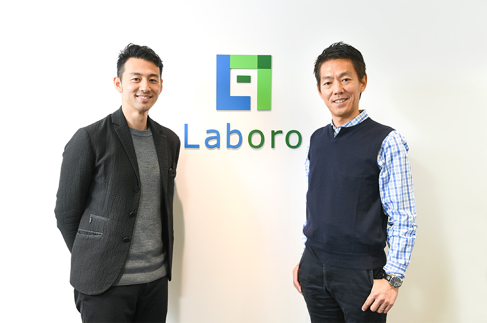 一休社長の榊淳氏（右）による対談企画、今回のゲストはAIスタートアップ、Laboro.AI（ラボロエーアイ、東京・中央）の椎橋徹夫CEO（左）