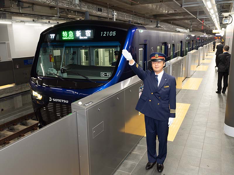 「相鉄」に学ぶブランド再構築　濃紺の電車に込めた狙い