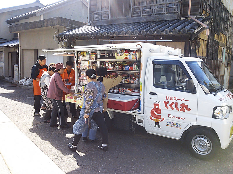 シニア向け移動スーパー500台　全国7万人のラストワンマイル握る