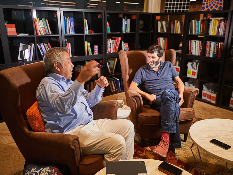 行動経済学の権威、ダン・アリエリーが語る「消費の幸せ」