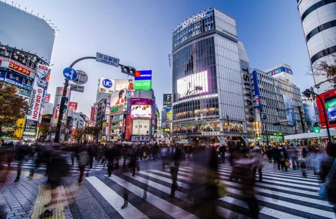 位置情報分析のAgoop（東京・渋谷）の調査によって、東京都外から都内への流入が5割減少しているなどの変化が見えてきた。画像はイメージ