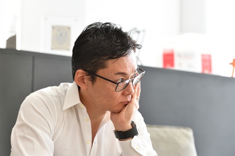 米田肇氏は、独創的な一皿でゲストの舌をうならせる“料理界のイノベーター”。なぜ全国の飲食店のために立ち上がったのか?