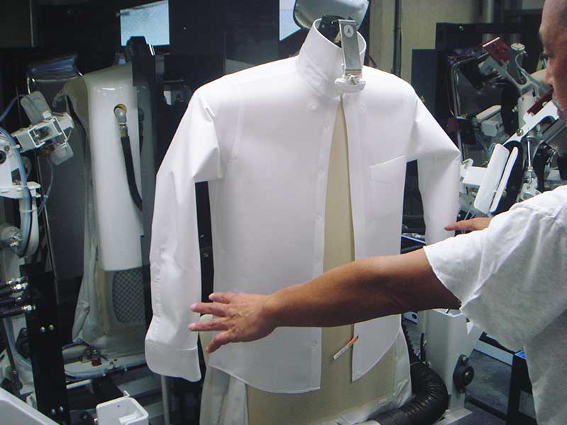 洗う手間なし　日本初「ワイシャツサブスク」が成功し続ける3つの理由