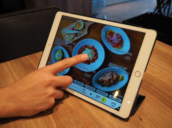 顔パス 決済 日本で広がる ロイヤルhdやヤマダ電機が先行 日経クロストレンド 顔パス 決済 日本で広がる ロイヤルhdやヤマダ電機が先行 日経クロストレンド